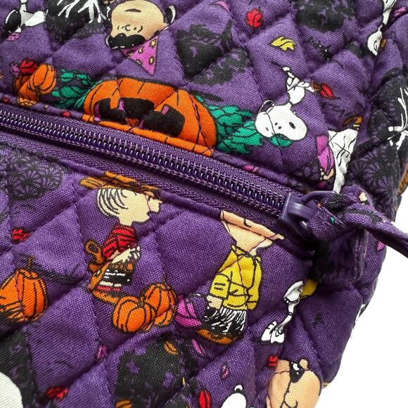 Vera Bradley Peanuts Snoopy Halloween Duffel Bag Travel Weekend Great Pumpkin - Picture 9 of 16